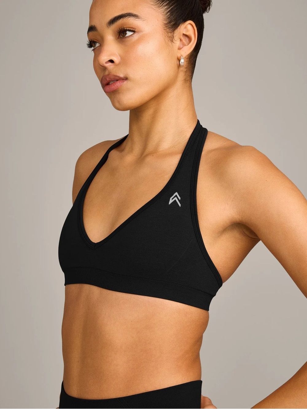 Oner Active EFFORTLESSLIFT™ SEAMLESS HALTER NECK SPORTS BRA
